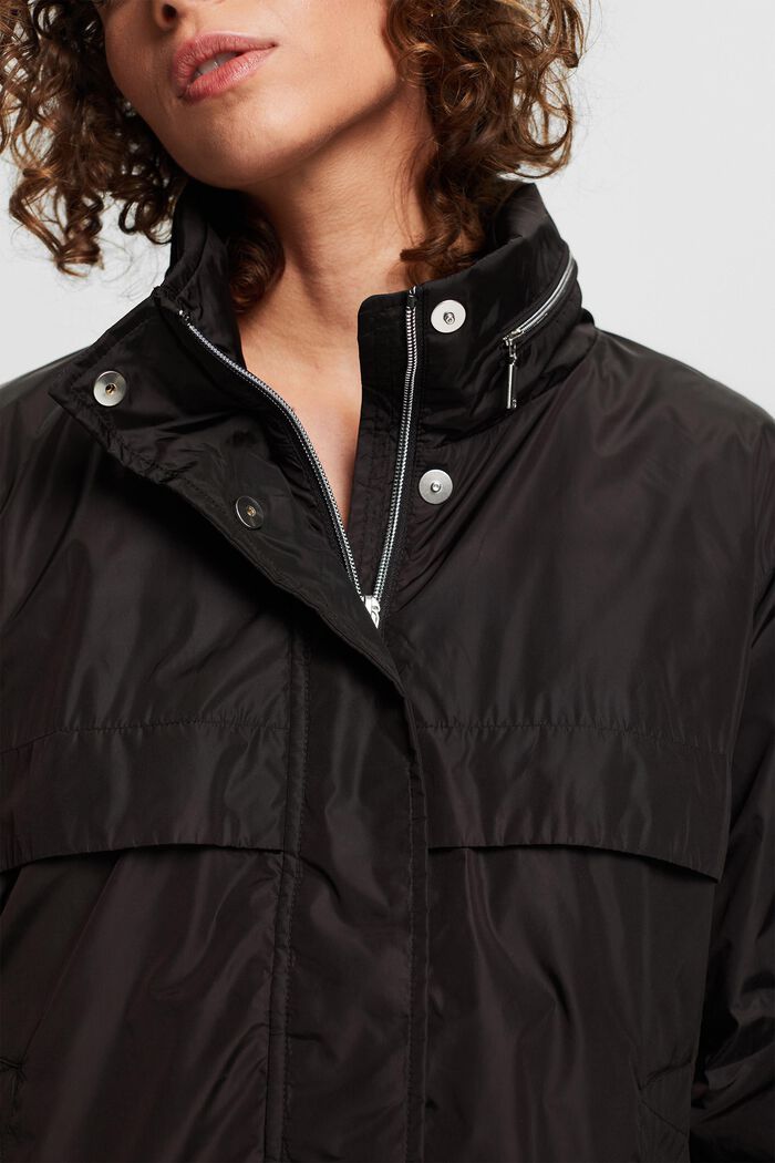 Reciclada: chaqueta con capucha escondida, BLACK, detail image number 0