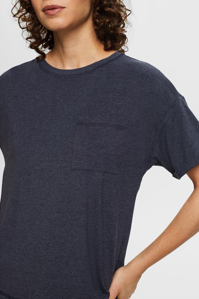 Camiseta con bolsillo en el pecho realizada en mezcla de algodón, NAVY, detail image number 2