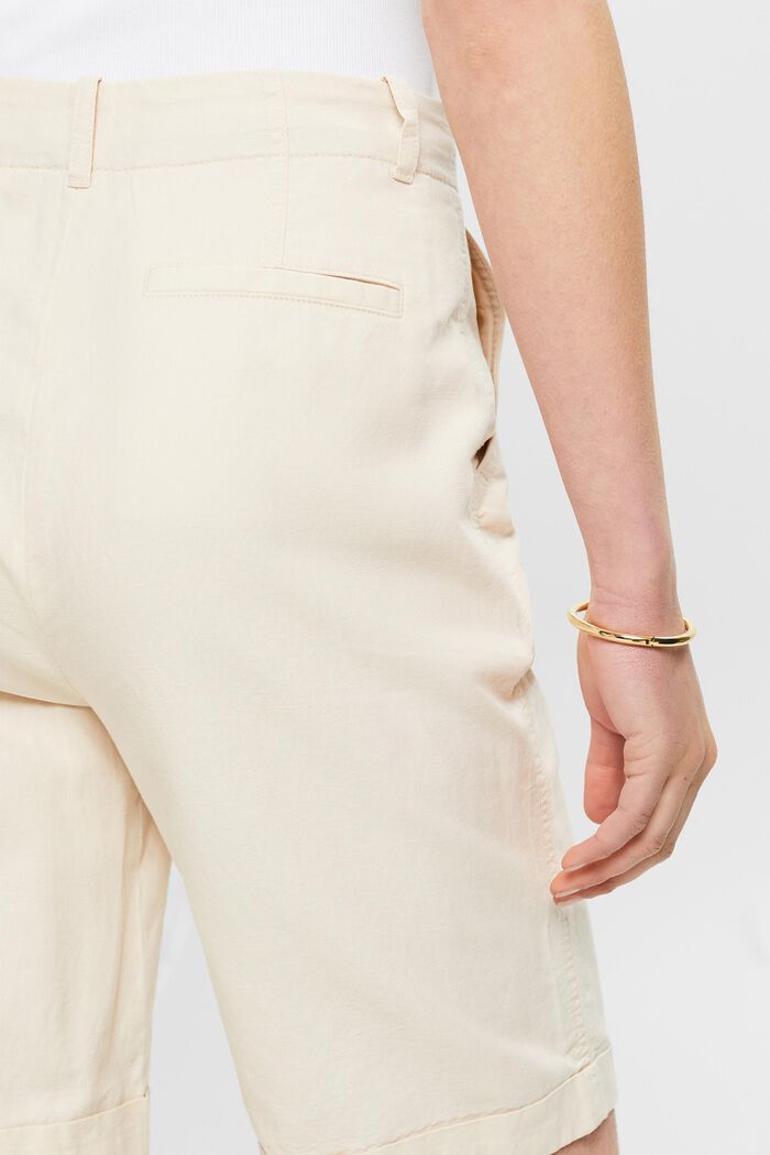 Pantalón corto con bragueta de botones, CREAM BEIGE, detail image number 3