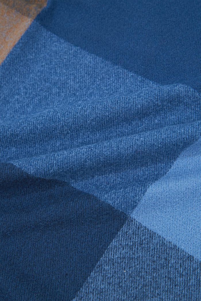 Reciclado: bufanda suave con estampado de cuadros, NAVY, detail image number 2