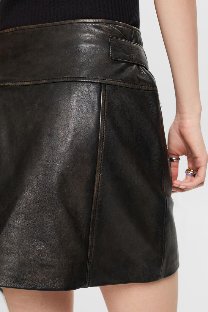 Minifalda de piel con cremallera asimétrica, BLACK, detail image number 4
