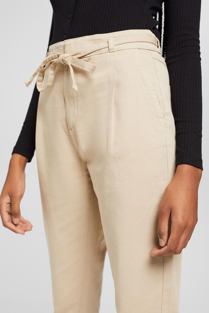 Pantalón con pliegues en la cintura con cinturón, algodón Pima, BEIGE, detail image number 2