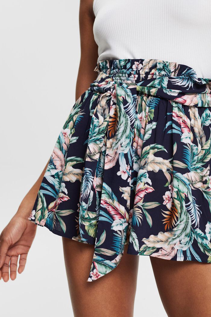 Pantalones cortos con estampado tropical, LENZING™ ECOVERO™, NAVY, detail image number 1