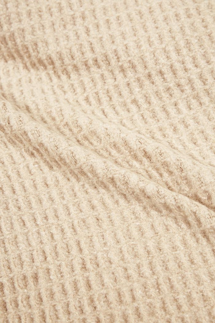 Manta suave con textura realizada en mezcla de algodón, BEIGE, detail image number 1