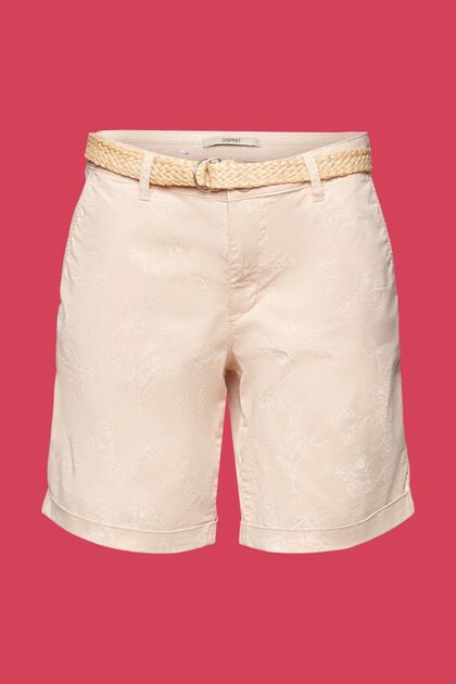 Pantalones cortos con diseño y cinturón trenzado de rafia