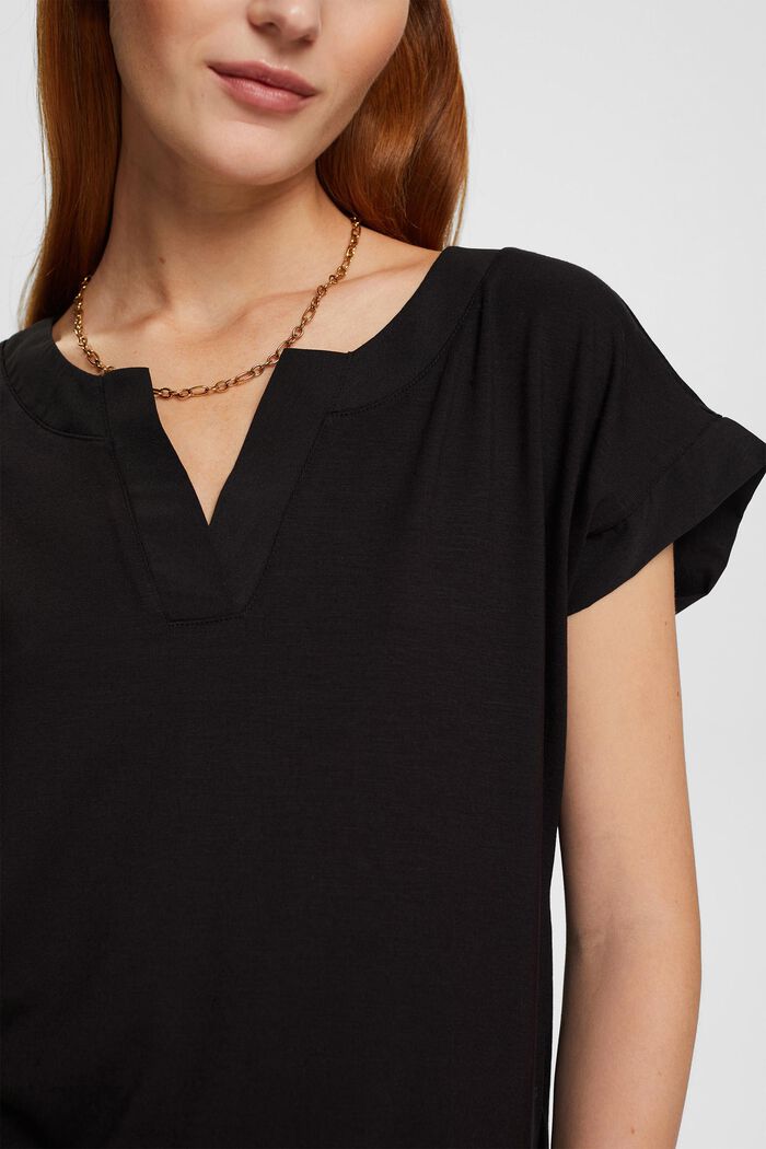 Camiseta con cuello en pico, TENCEL™, BLACK, detail image number 0