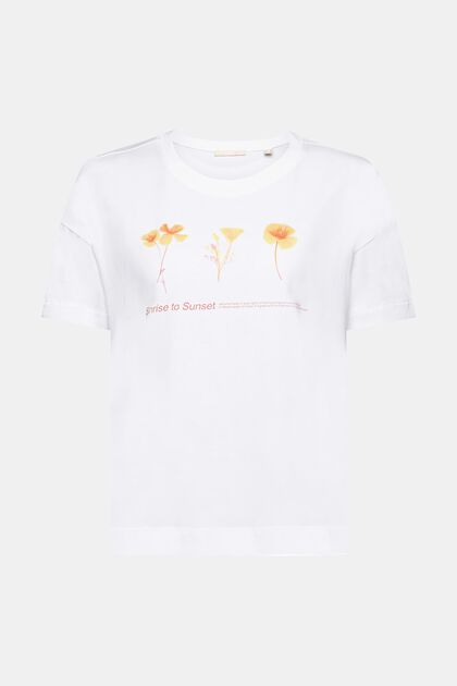 Camiseta con estampado floral en el pecho