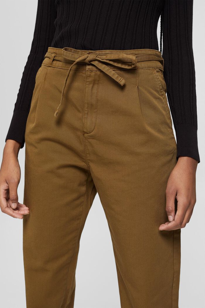 Pantalón con pliegues en la cintura con cinturón, algodón Pima, KHAKI GREEN, detail image number 2