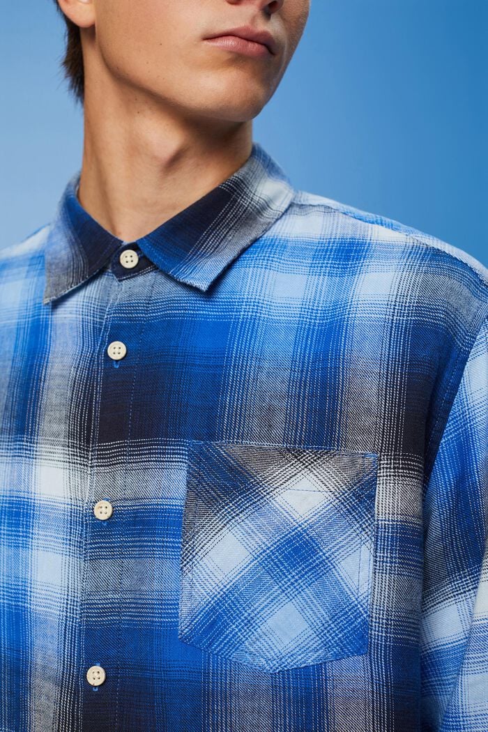 Camisa con diseño de cuadros tartán en una mezcla de algodón y cáñamo, BLUE, detail image number 2