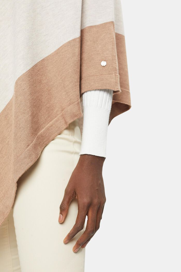 Poncho bicolor, LIGHT TAUPE, detail image number 1
