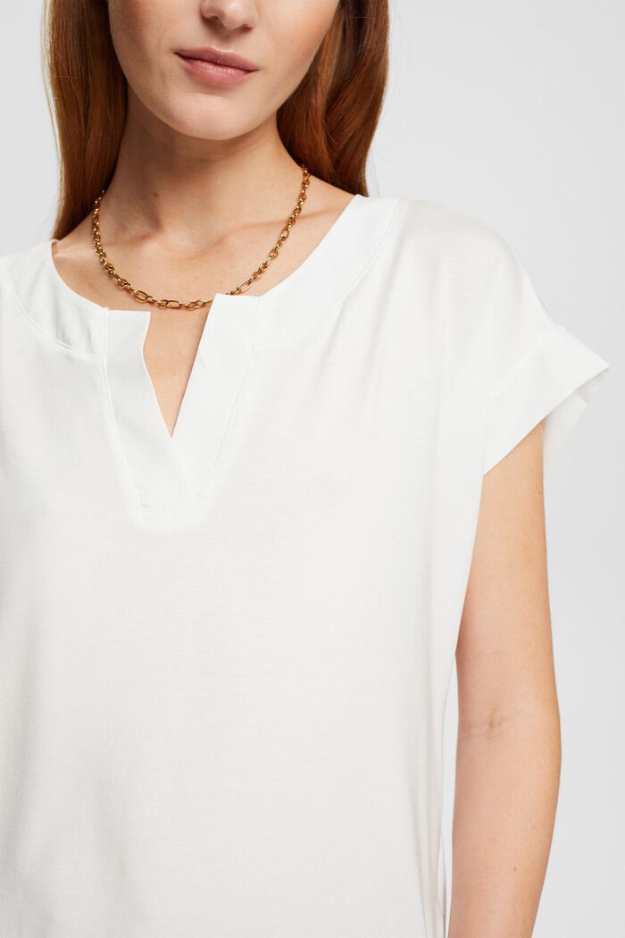 Camiseta con cuello en pico, TENCEL™, OFF WHITE, detail image number 0