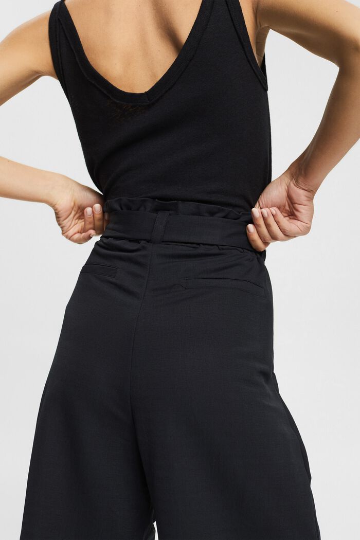 Pantalones cortos con cintura estilo paper bag y cinturón, BLACK, detail image number 5