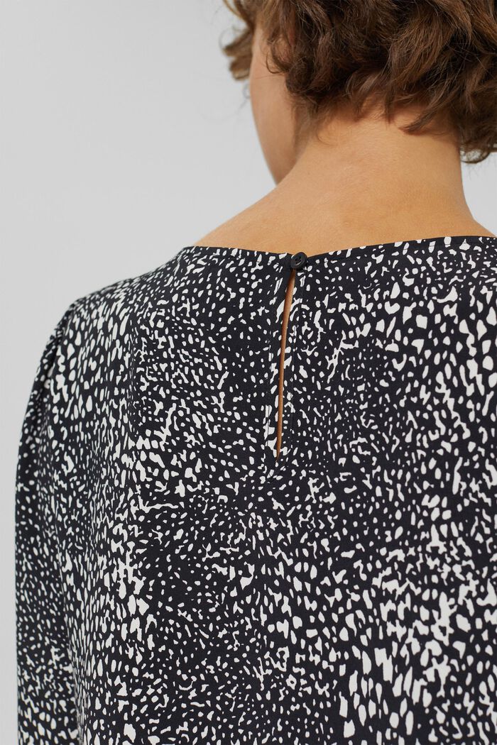 Blusa fruncida con estampado, LENZING™ ECOVERO™, BLACK, detail image number 2