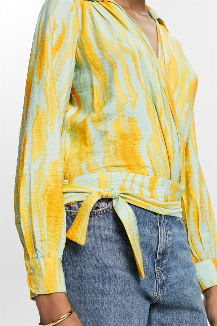 Blusa cruzada estampada con textura arrugada, CITRUS GREEN, detail image number 3