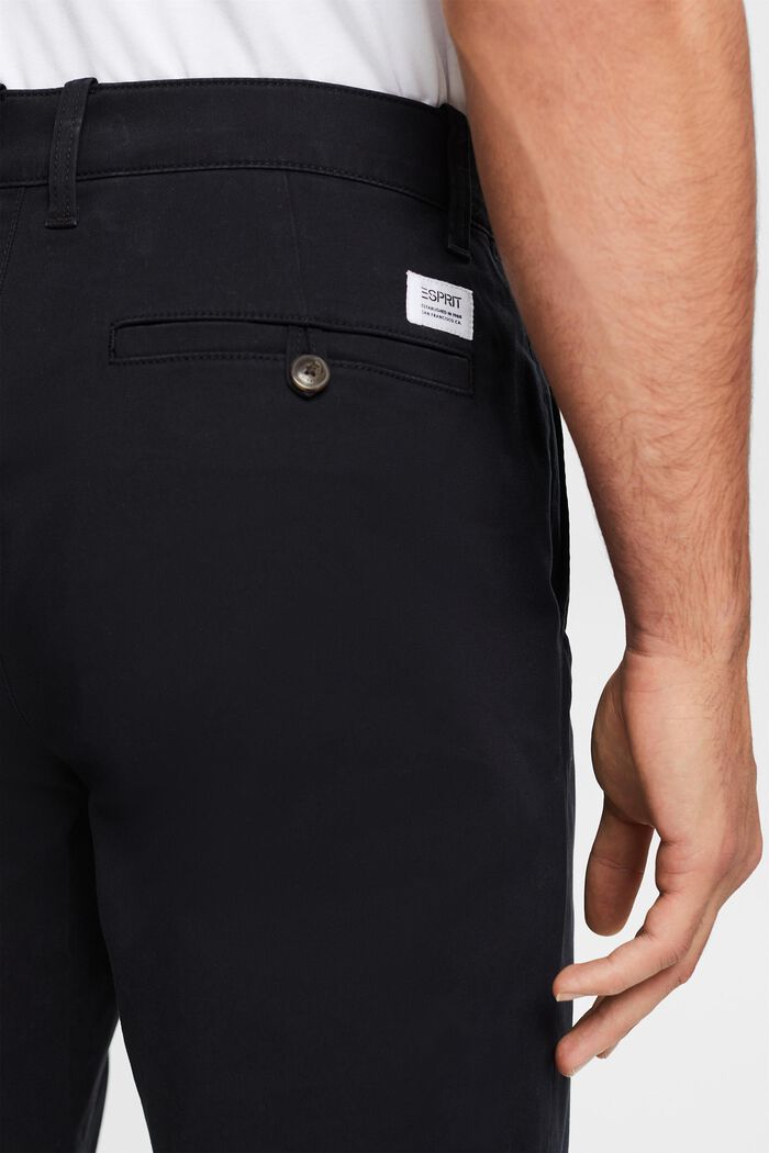 Pantalón chino recto en sarga de algodón, BLACK, detail image number 3