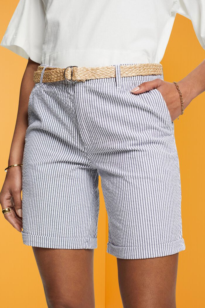 Pantalones cortos con diseño a rayas y cinturón trenzado de rafia, NAVY, detail image number 2