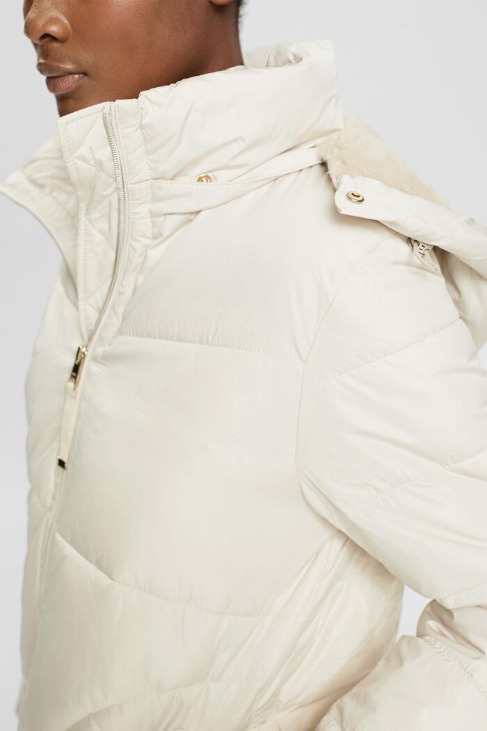 Reciclado: Abrigo acolchado con capucha separable, ICE, detail image number 2