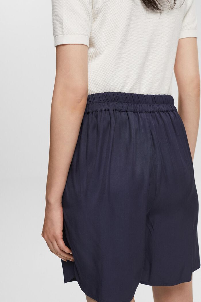 Pantalones cortos con cintura elástica, LENZING™ ECOVERO™, ANTHRACITE, detail image number 4