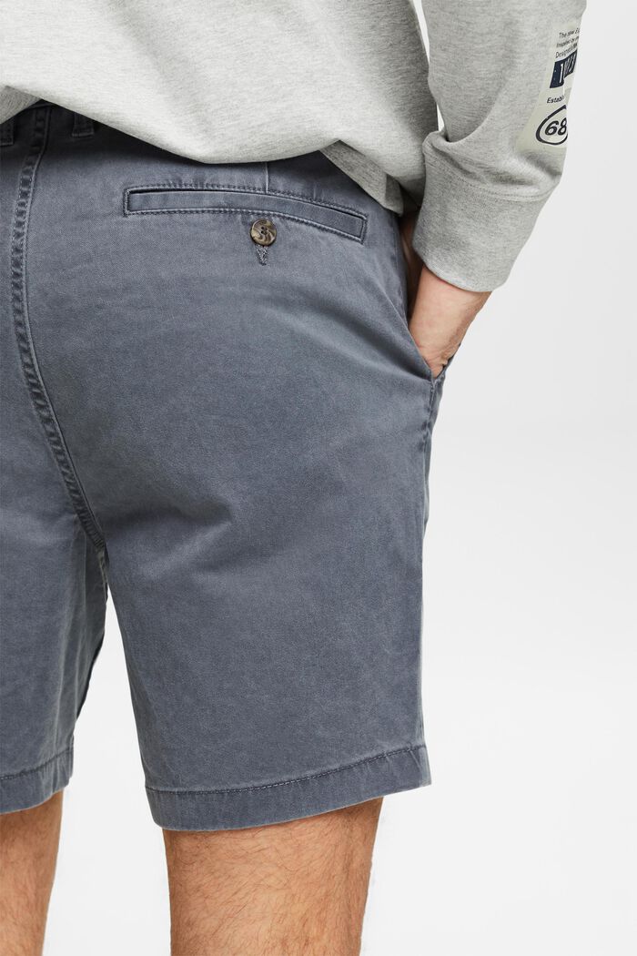 Shorts chinos slim con efecto lavado, DARK GREY, detail image number 3