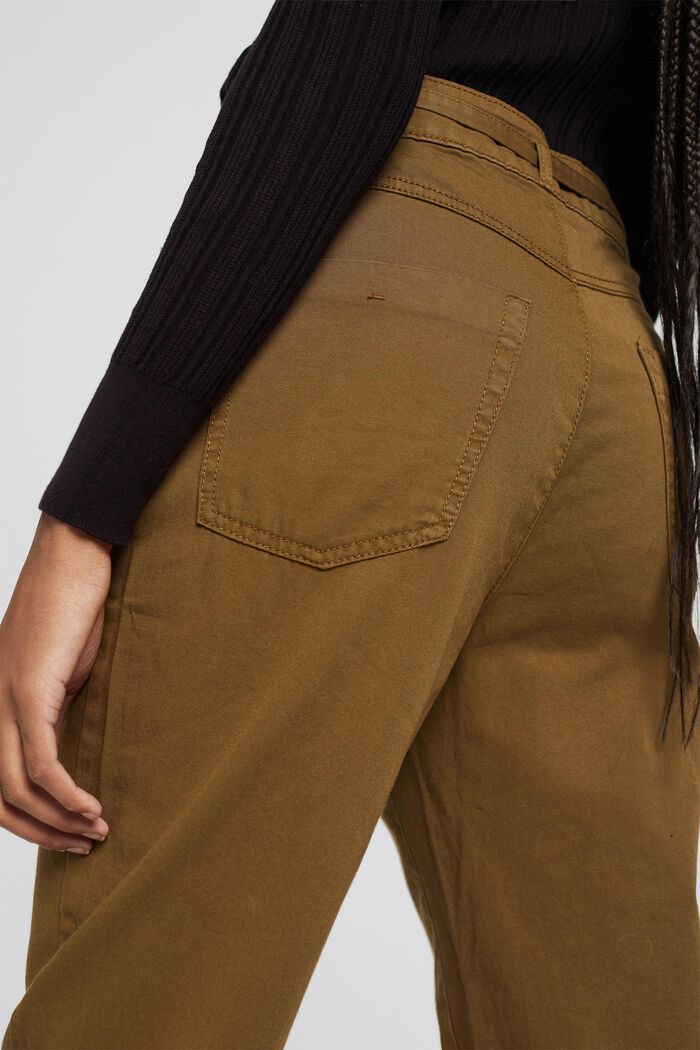 Pantalón con pliegues en la cintura con cinturón, algodón Pima, KHAKI GREEN, detail image number 5