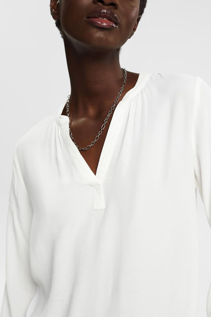 Blusa con cuello en pico realizada en viscosa LENZING™ y ECOVERO™, OFF WHITE, detail image number 2