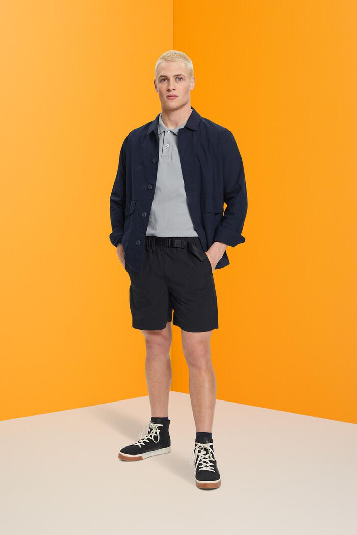 Pantalones cortos con cinturón integrado, BLACK, detail image number 1