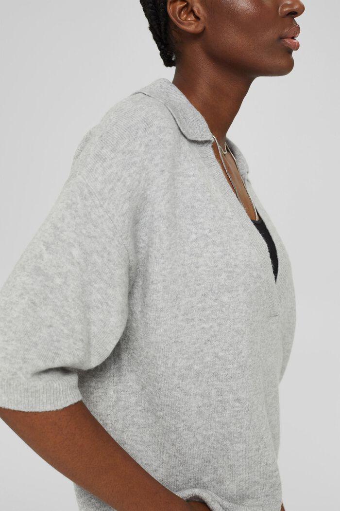 Con lana: jersey de manga corta con cuello de camisa, LIGHT GREY, detail image number 2