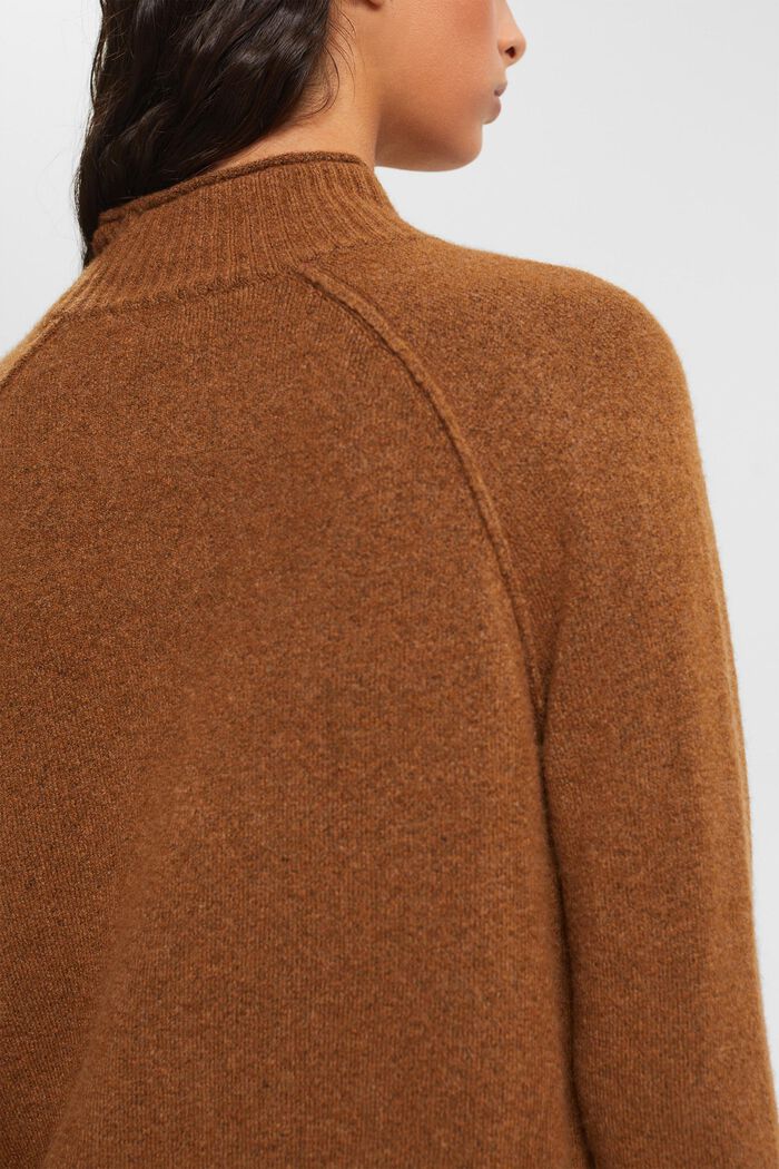 Jersey de punto en una mezcla de lana con cuello alto, TOFFEE, detail image number 0