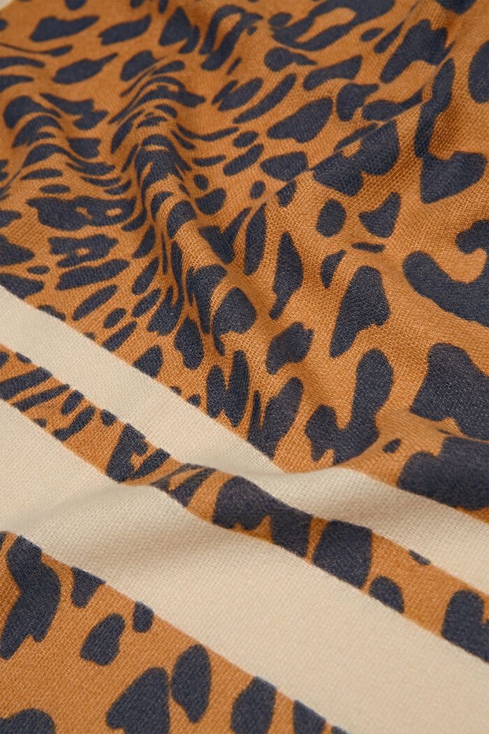 Reciclada: bufanda con estampado de leopardo, BARK, detail image number 2