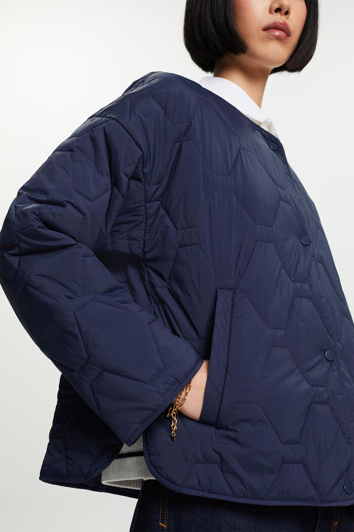 Reciclada: chaqueta acolchada ligera, NAVY, detail image number 2