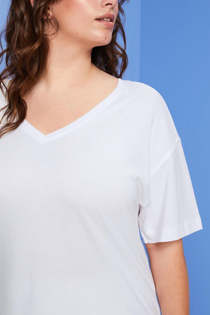 CURVY Camiseta con cuello en pico, TENCEL™, WHITE, detail image number 2